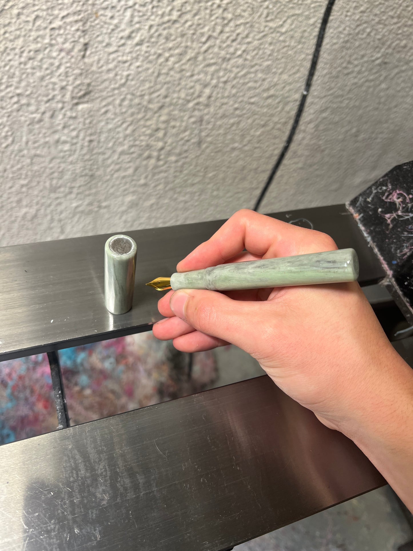V6 Bespoke Pen in LPD Atomic Smoke