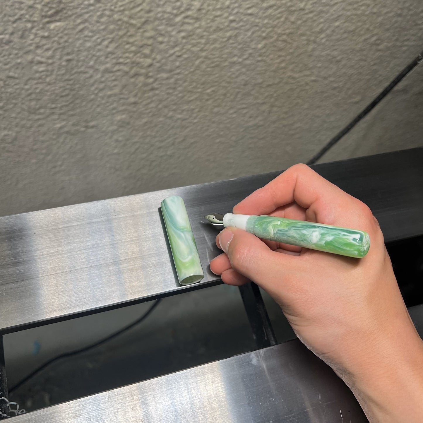 I6 Bespoke Pen in Key Lime Pie