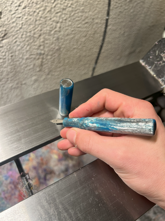 V6 Bespoke pen in Silver springs